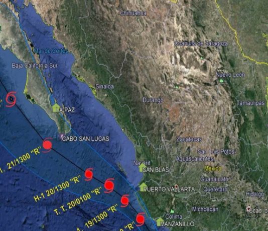 Huracán Lorena toca tierra en Jalisco