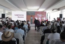 Benítez Torres Abucheado en Acto de Morena