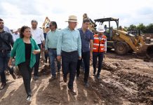 Supervisan Quirino y Omar Canizales estadio de Guasave