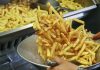 Joven pierde la vista por comer solo papas fritas
