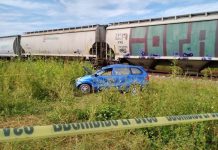 Quiso ganarle el paso al tren; pareja muere en Rosario, Sinaloa