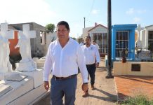 Realizará gobierno municipal limpieza y rehabilitación de alumbrado público en panteón municipal “Benito Juárez”.