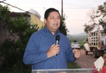 Abandera alcalde obra de rehabilitación de red de alcantarillado y descargas domiciliarias, en la calle 11 Rios, de la colonia Pueblo Nuevo.