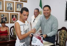 Entregan uniformes a atletas con capacidades especiales