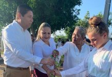 Visitan autoridades municipales Telesecundaria 63 en Tecualilla.