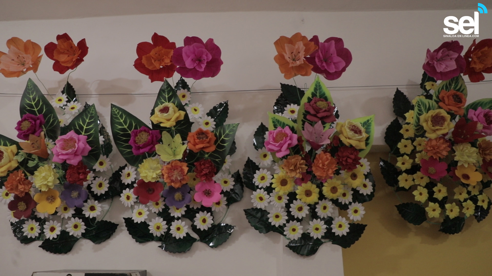 El Arte de Hacer Coronas Para el “Día de Muertos” | Sinaloa en Linea