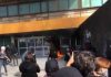 Encapuchados prenden fuego y vandalizan Rectoría en UNAM