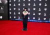 La cantante Mon Laferte muestra sus pechos en los Grammy Latinos para protestar contra la violencia en Chile