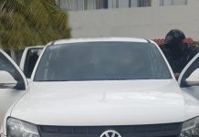 Policías Estatales aseguran a dos hombres armados en Culiacán