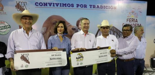Recibe Rosy Fuentes donativo de ganaderos sinaloenses