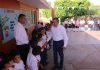 Visita sorpresa de alcalde a primaria de La Guasima en Rosario.