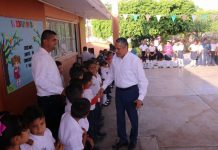 Visita sorpresa de alcalde a primaria de La Guasima en Rosario.