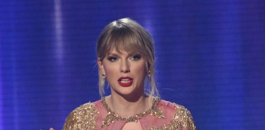 Taylor Swift se convierte en la Artista de la Década y supera a Michael Jackson