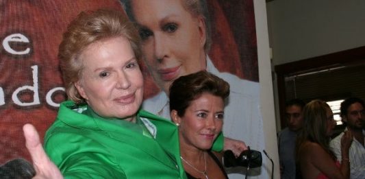 Muere el astrólogo Walter Mercado a los 87 años de edad