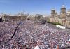 Seguidores de AMLO llenan el Zócalo una hora antes de su mensaje por el primer año