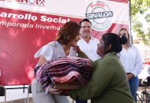 DIF Sinaloa y SEDESO inician entrega de apoyos invernales en Choix