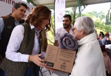 Llevan DIF Sinaloa y Sedeso apoyos invernales a Tameapa