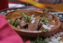 Lengua de res en salsa roja, el platillo famoso de El Mesón de los Laureanos