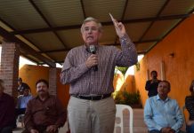 Exponen rosarenses y villaunenses sus necesidades al senador Rubén Rocha Moya