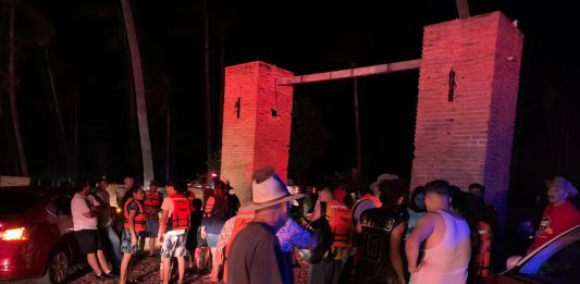 Viven turistas tarde de pánico en catamarán