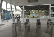 Extrañan estudiantes varones a sus compañeras en este día