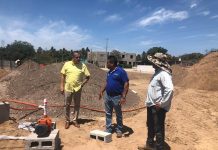 Tomando las medidas de #SanaDistancia, esta mañana el presidente municipal, acompañado del director de Obras Públicas de este ayuntamiento, supervisaron la construcción de la TelePreparatoria en la comunidad de La Guasima.