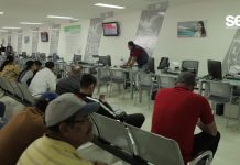 Atienden al público puro hombre en la Unidad Administrativa