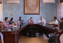 Ayuntamiento de Rosario acuerda medidas contra Covid-19 con administradores de tiendas comerciales.