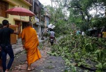 Ciclón Amphan deja 95 muertos y una estela de destrucción