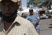 Ciudadanos no usan cubrebocas porque no creen en el covid