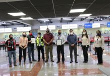 Óscar Pérez Barros entrega Distintivo de Sanidad al Aeropuerto Internacional de Culiacán