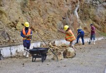 Retiran de canales pluviales desechos que dejan lluvias en el puerto