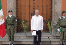 AMLO anuncia créditos y apoyos a familias de personas muertas por covid-19