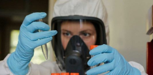 ¿Se puede confiar en la vacuna de Rusia sin los datos de ensayos?