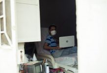 Tiene 61 años y su sueño es terminar la licenciatura en Derecho