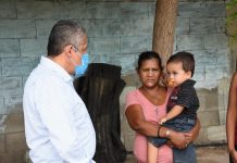 Alcalde rosarense apoya a niño con problemas de salud