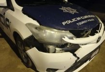 Aprehenden a conductora que chocó 2 patrullas y lesionó a un agente