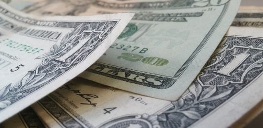 $21.96 a la compra, es el precio del Dólar el día de hoy