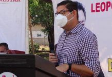 Banderazo de construcción de baños en secundaria Leopoldo Sánchez Celis, en comisaría de Ejido La Campana.