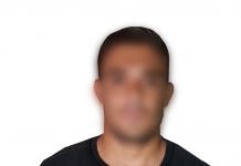 Policías Estatales aseguran a persona en posesión de varias dosis; supuestamente se trata de droga