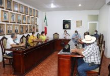 Reunión con empresarios de centros de fiestas, meseros, cantinas y bares.