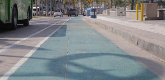 Comerciantes se ven afectados por la ciclovía en Paseo Claussen