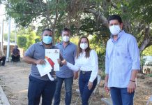 El gobierno de Sinaloa entrega escrituras de vivienda a familias de Cosalá