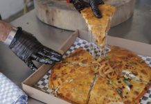 ¿Ya probaste la pizzabirria? !está deliciosa!