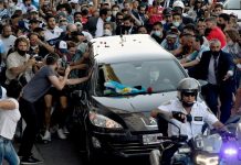 El emotivo adiós de la afición argentina a Diego Maradona