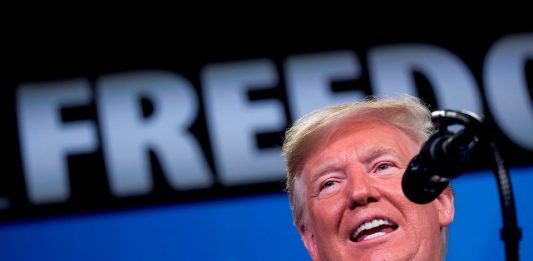 Por afirmar algo «engañoso», Twitter coloca aviso en tuit de Trump sobre robo de elección