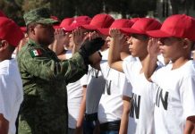 Obtienen jóvenes de la clase 2002 “bola negra”