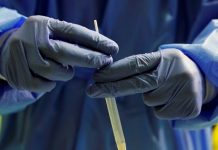 ‘Las vacunas no significan el final del covid’, advierte la OMS