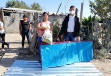 Entrega Alcalde Dr. Emmett Soto Grave, mil láminas y apoyos invernales a familias de escasos recursos.