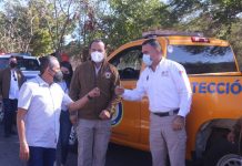 Funcionarios municipales y de Protección Civil se trasladaron a la sindicatura de Matatán para realizar entrega de apoyos invernales a todos los habitantes.